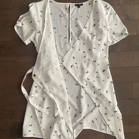 SOLD: White Dynamite wrap summer dress - Picture 2 of 5